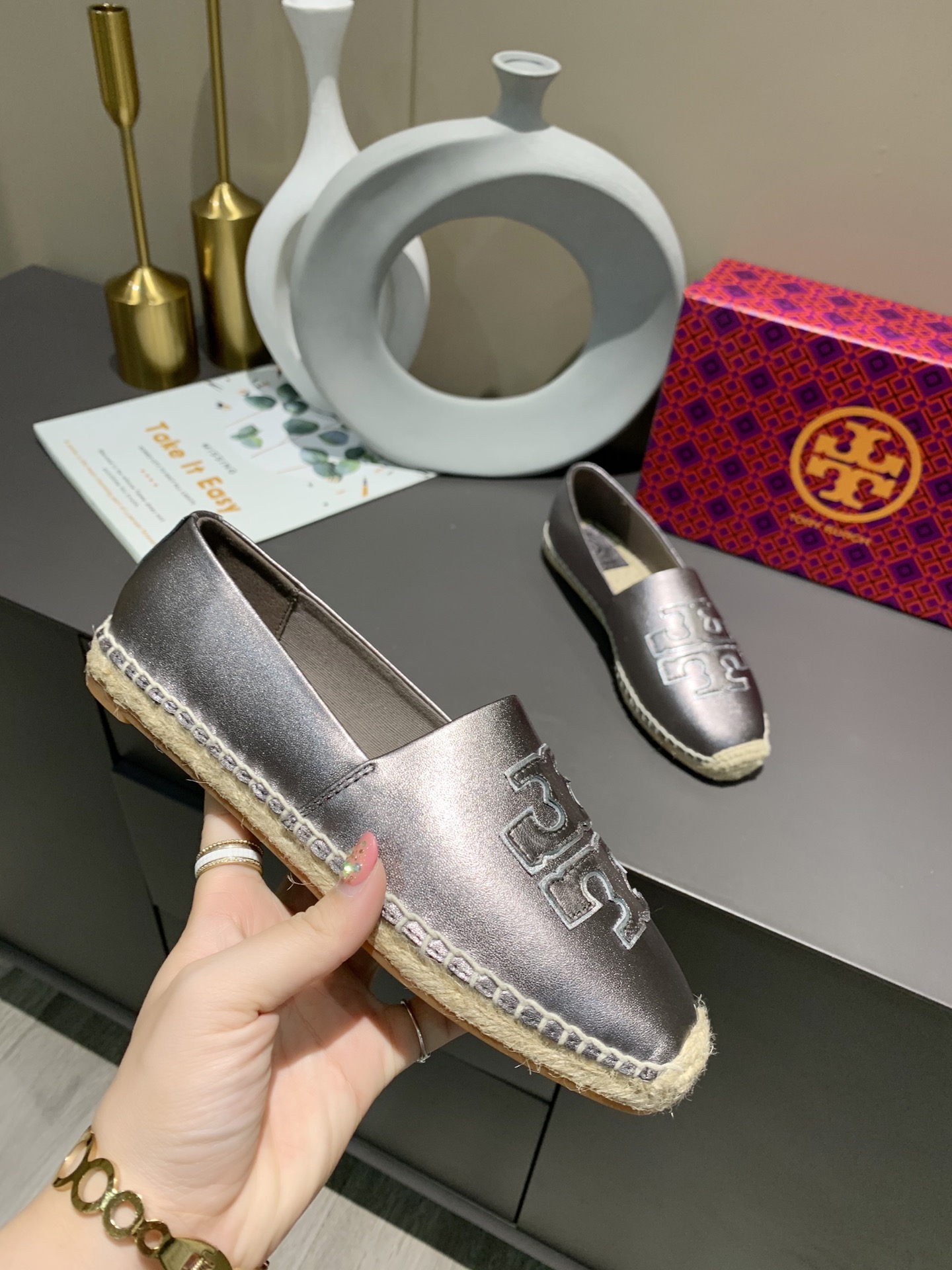 25567-Tory Burch-668 gallery