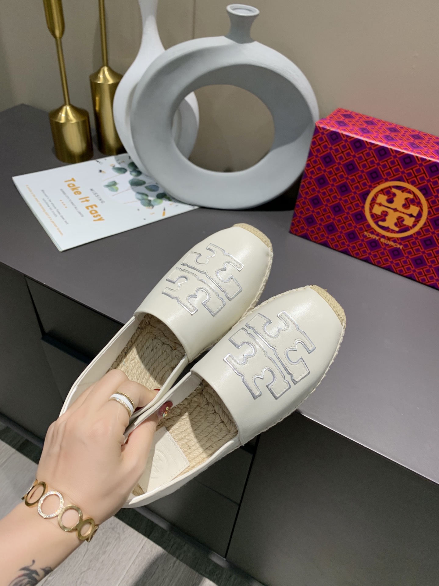 25567-Tory Burch-668 gallery