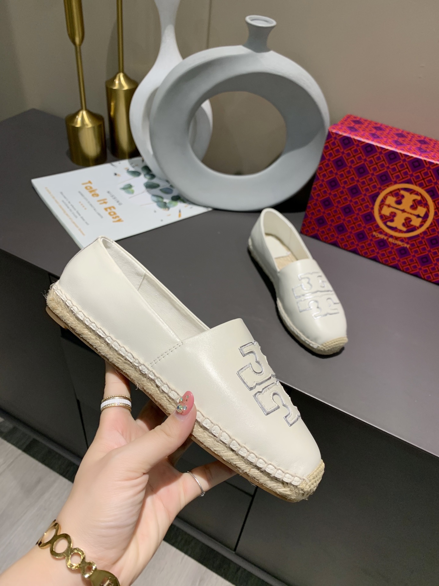 25567-Tory Burch-668 gallery