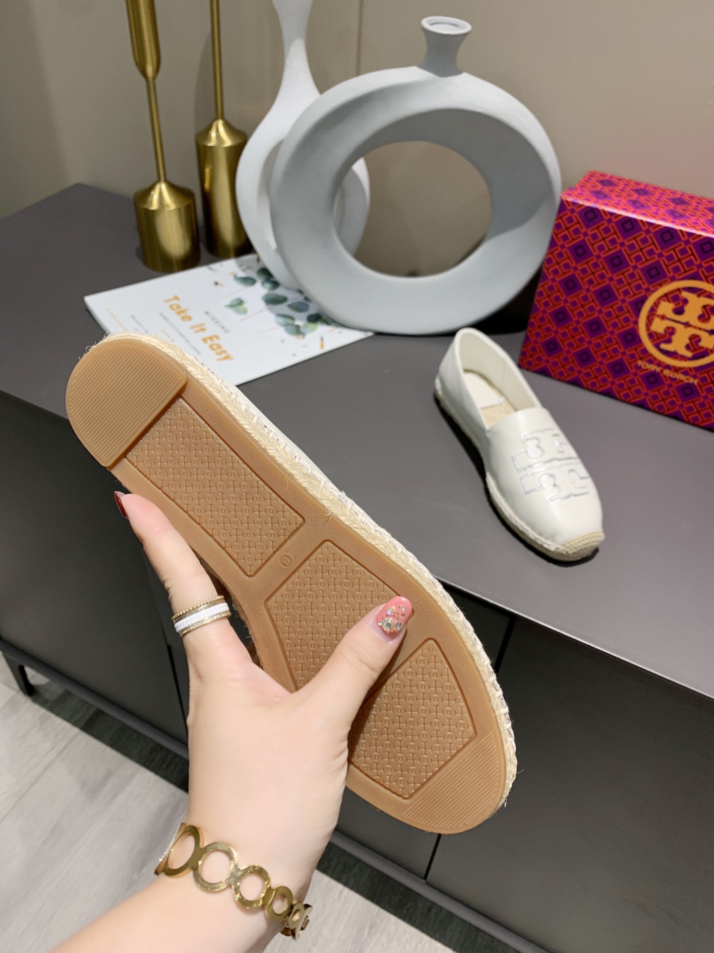 25567-Tory Burch-668 gallery