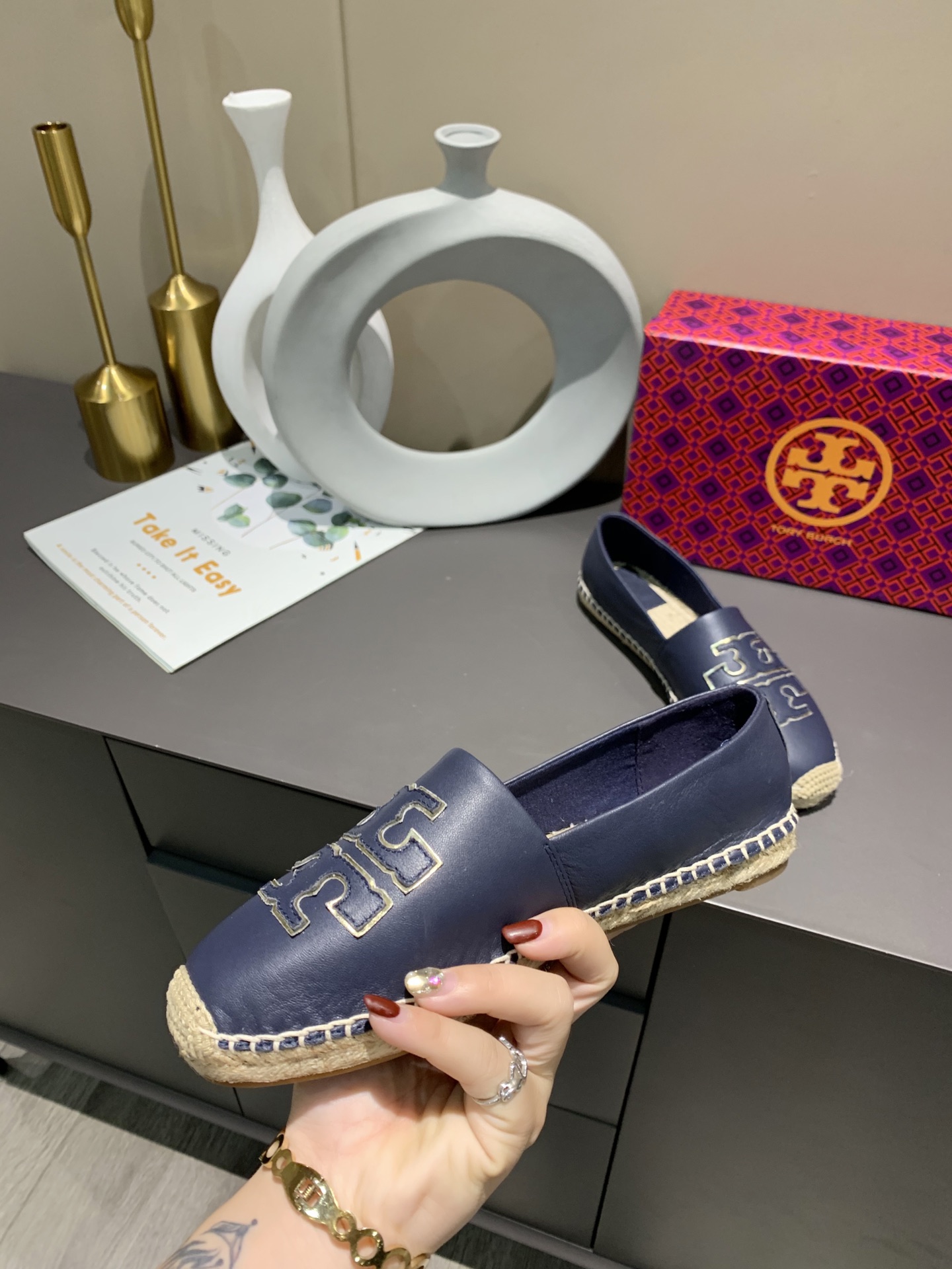 25567-Tory Burch-668 gallery