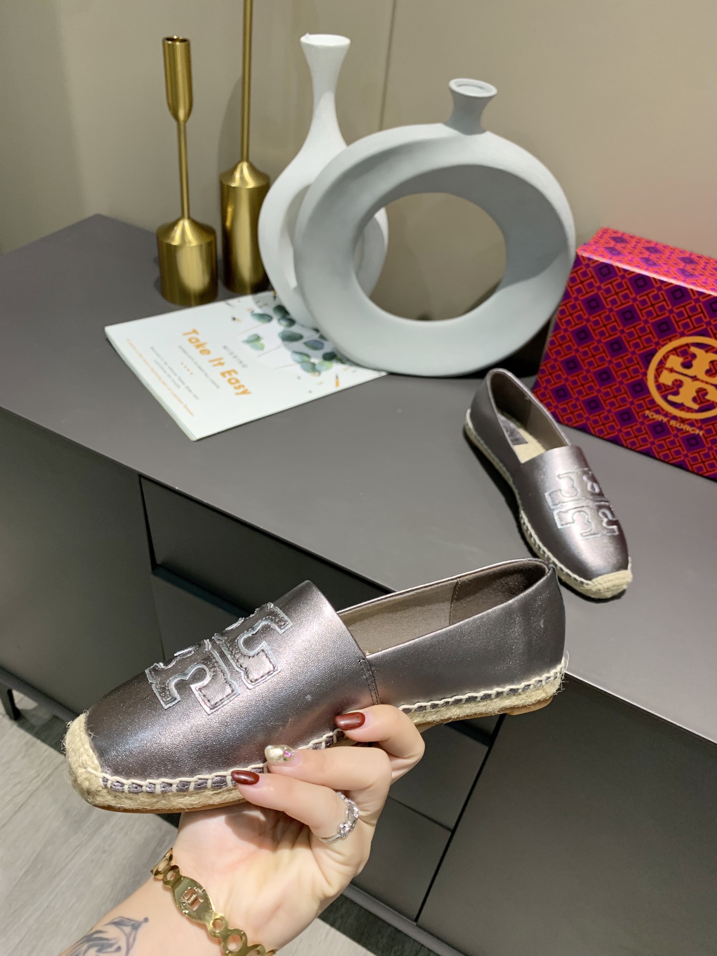 25567-Tory Burch-668 gallery