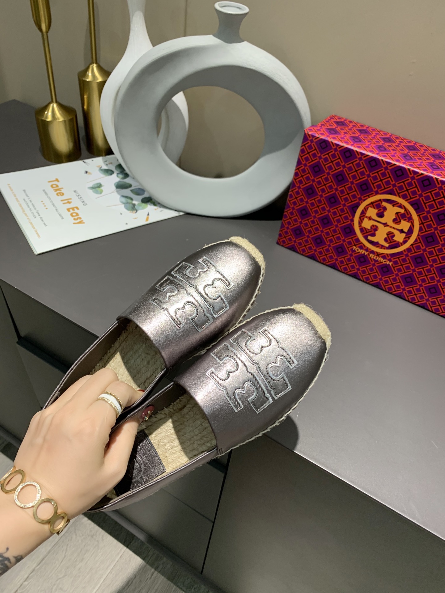 25567-Tory Burch-668 gallery