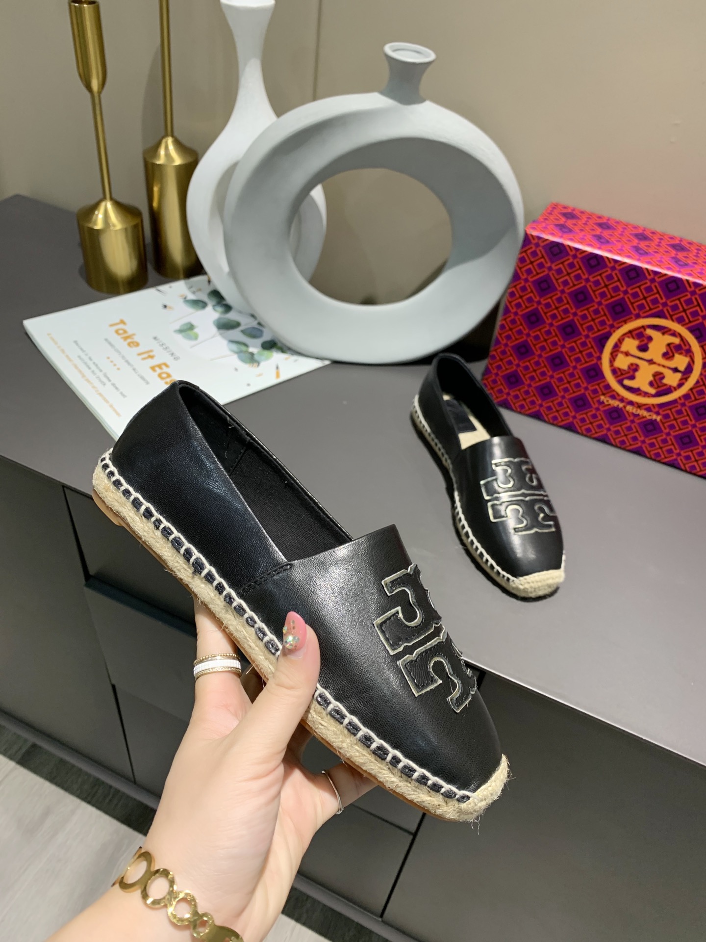 25567-Tory Burch-668 gallery