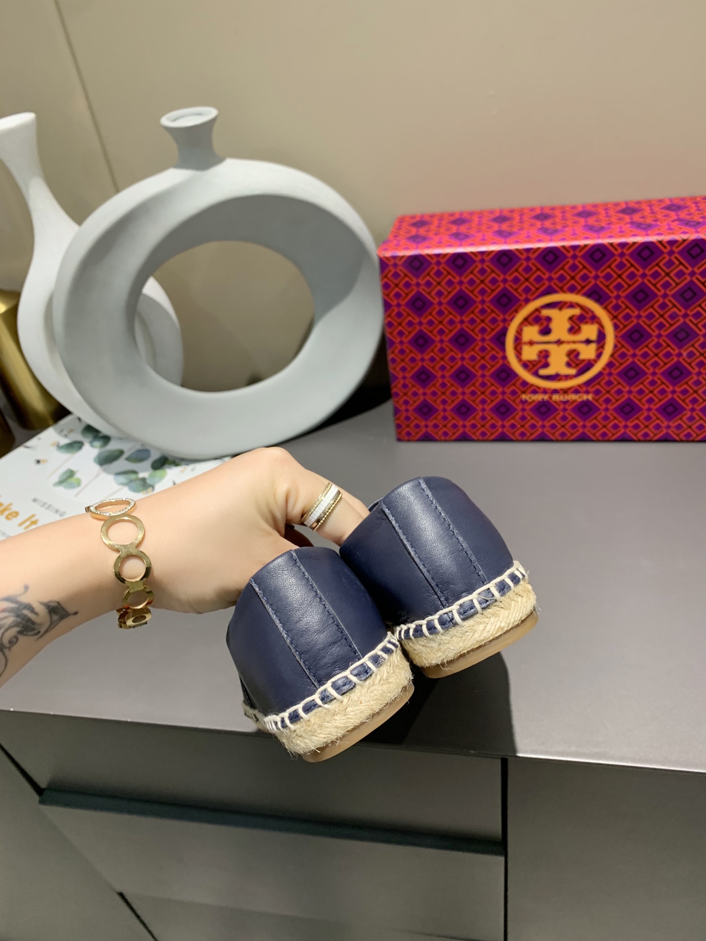 25567-Tory Burch-668 gallery