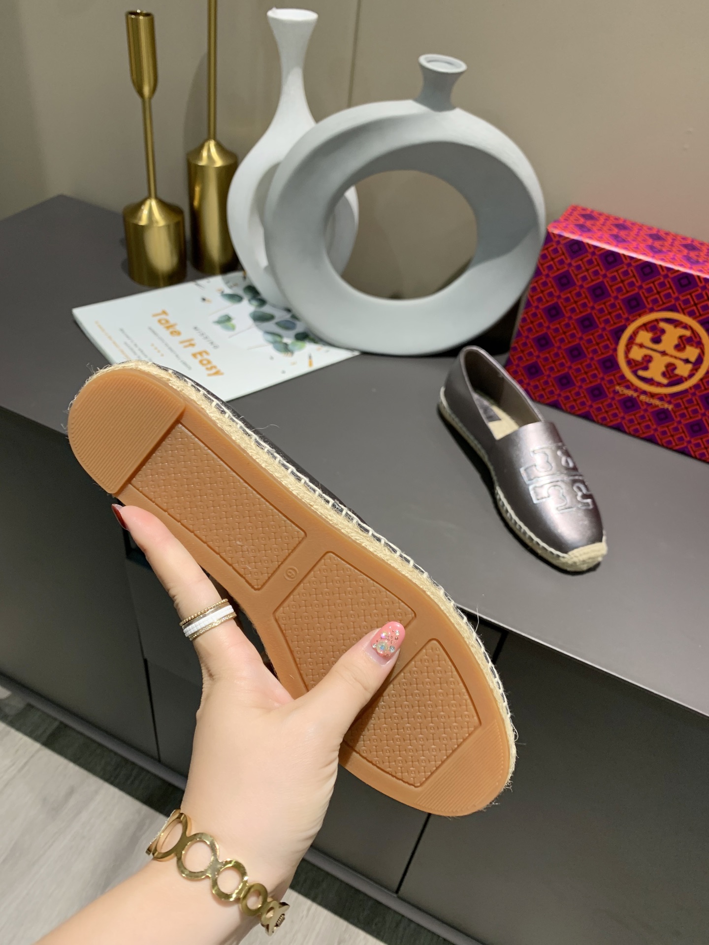 25567-Tory Burch-668 gallery