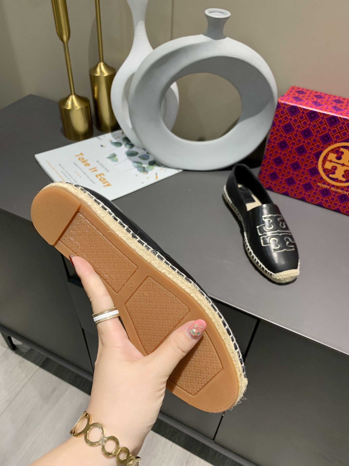 25567-Tory Burch-668 gallery