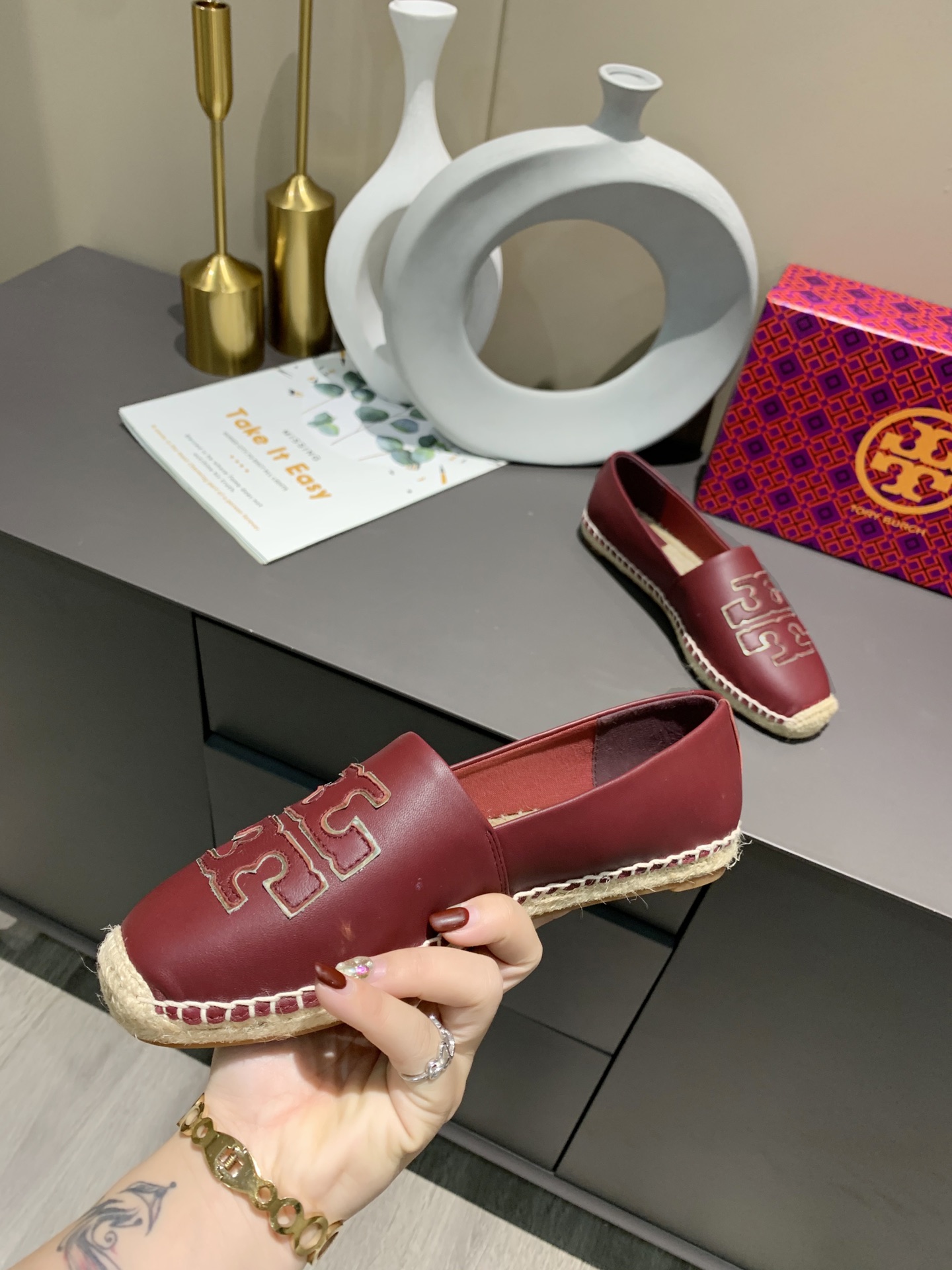 25567-Tory Burch-668 gallery