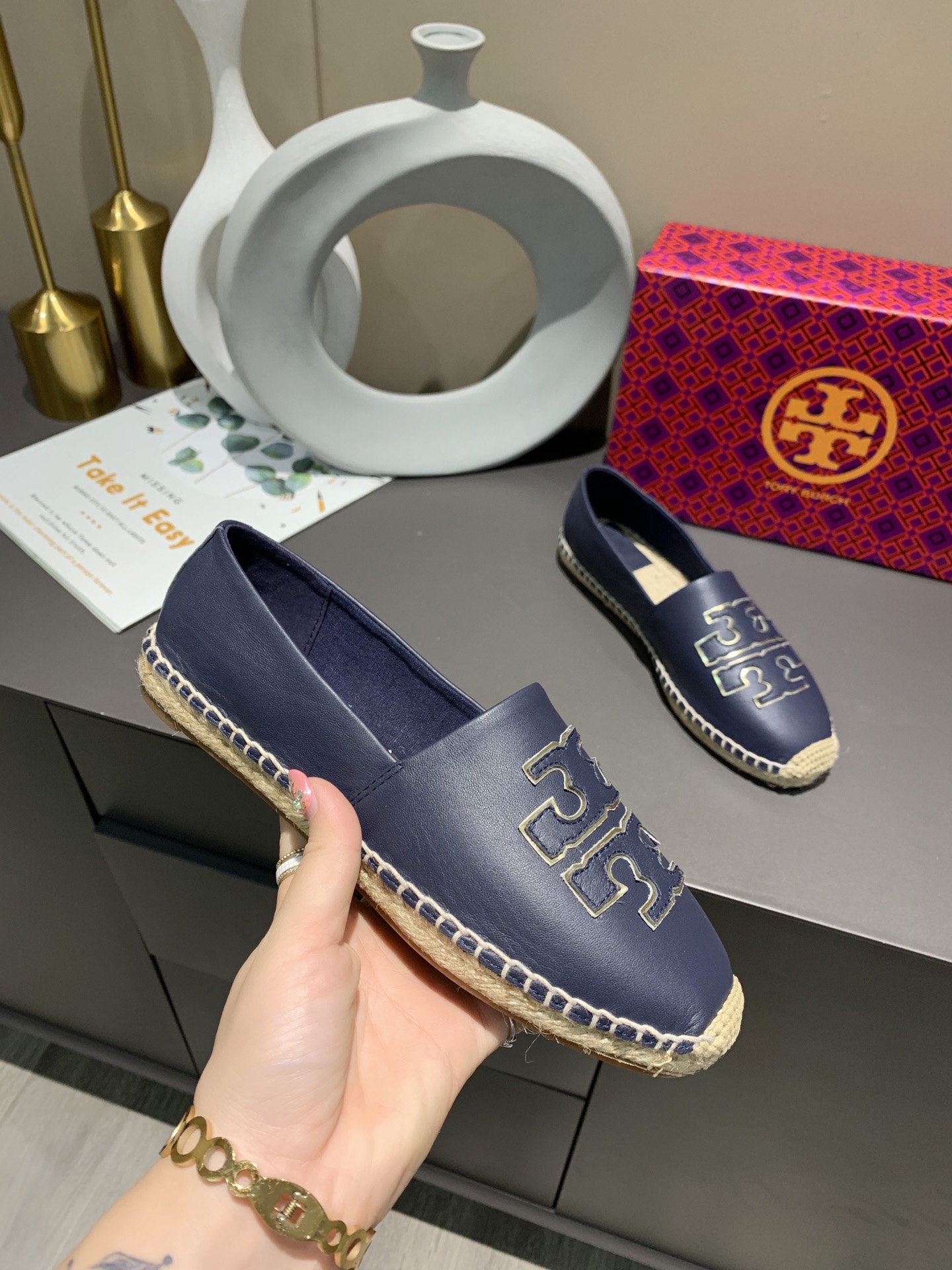 25567-Tory Burch-668 gallery