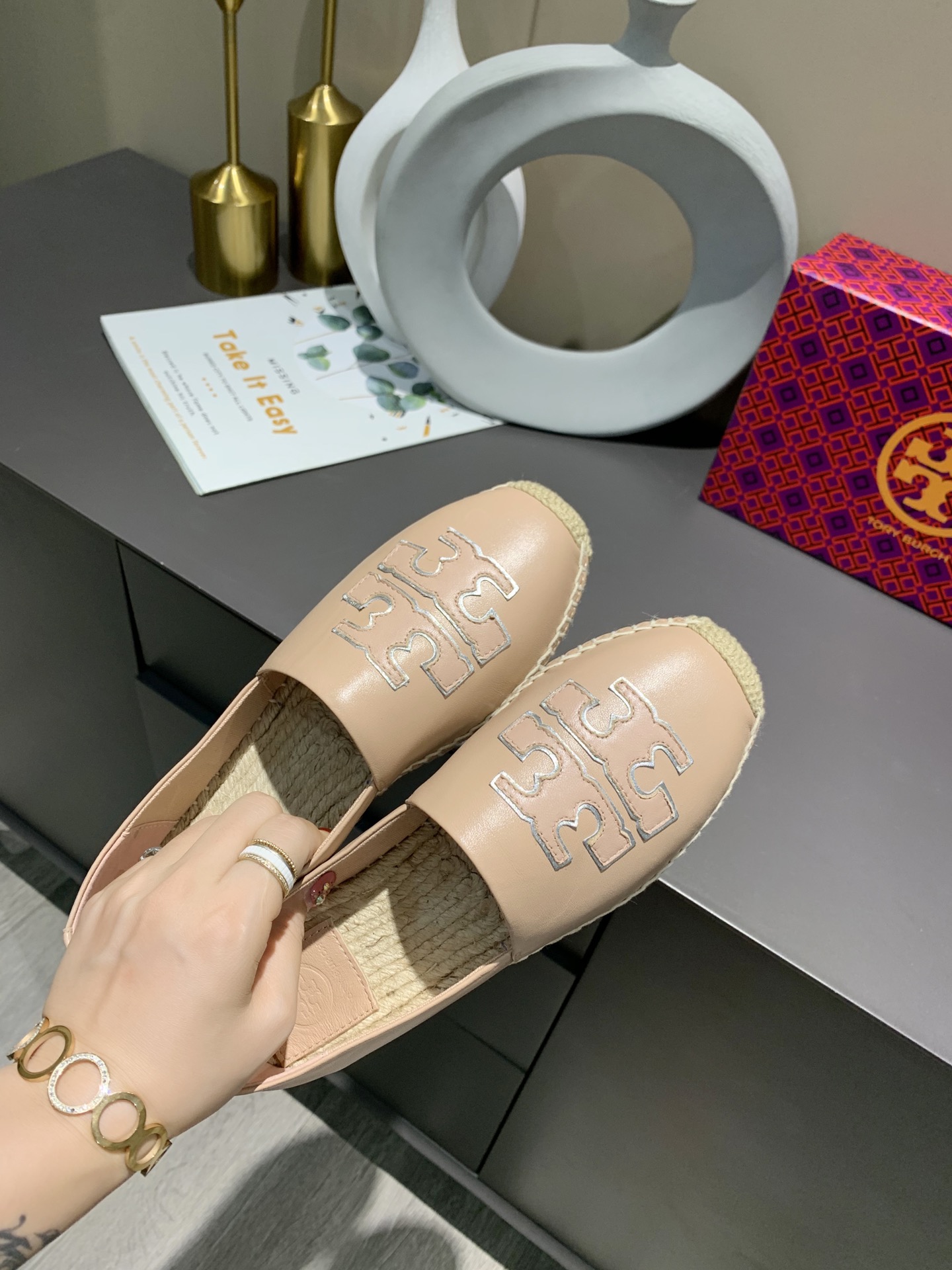 25567-Tory Burch-668 gallery