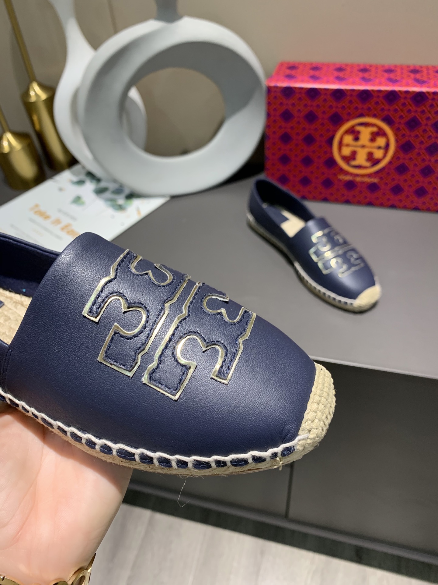 25567-Tory Burch-668 gallery