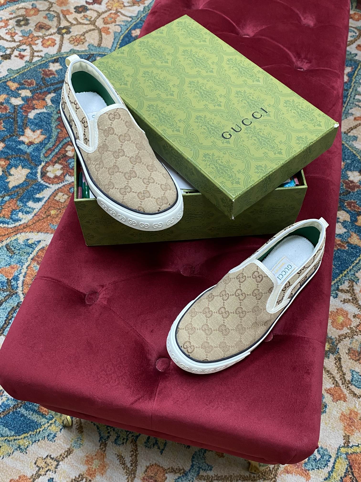 25570-Gucci-810 gallery