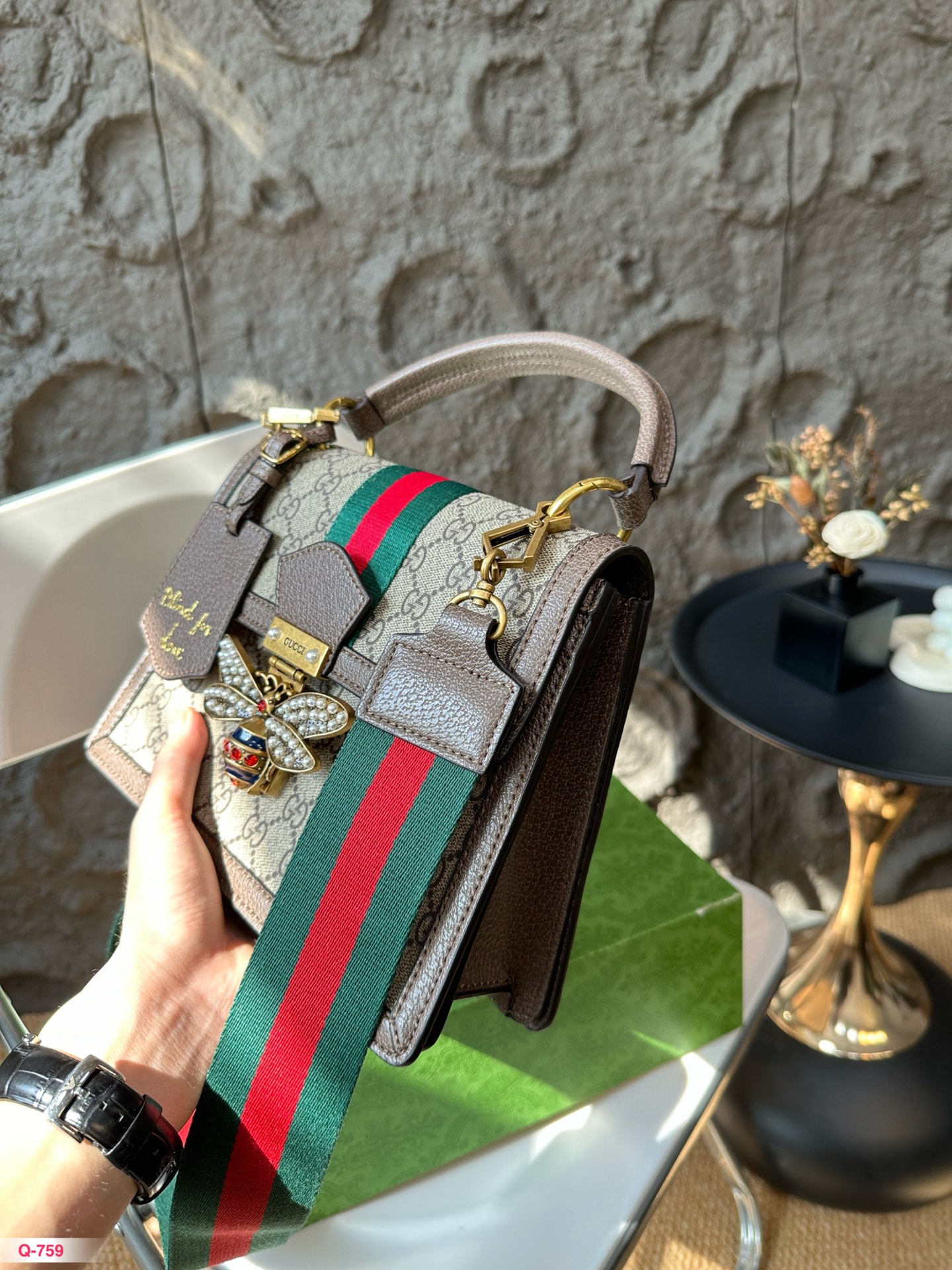 25586-Gucci-520 gallery