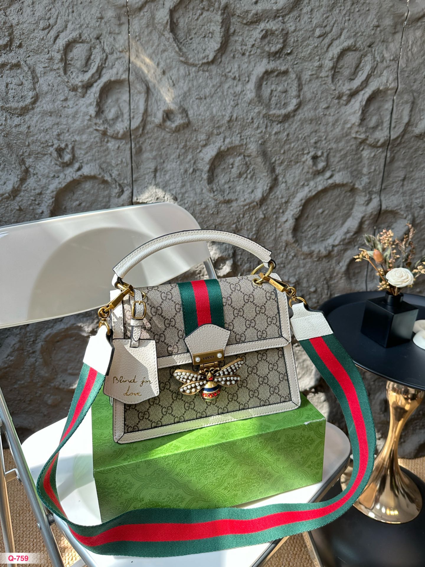 25586-Gucci-520 gallery