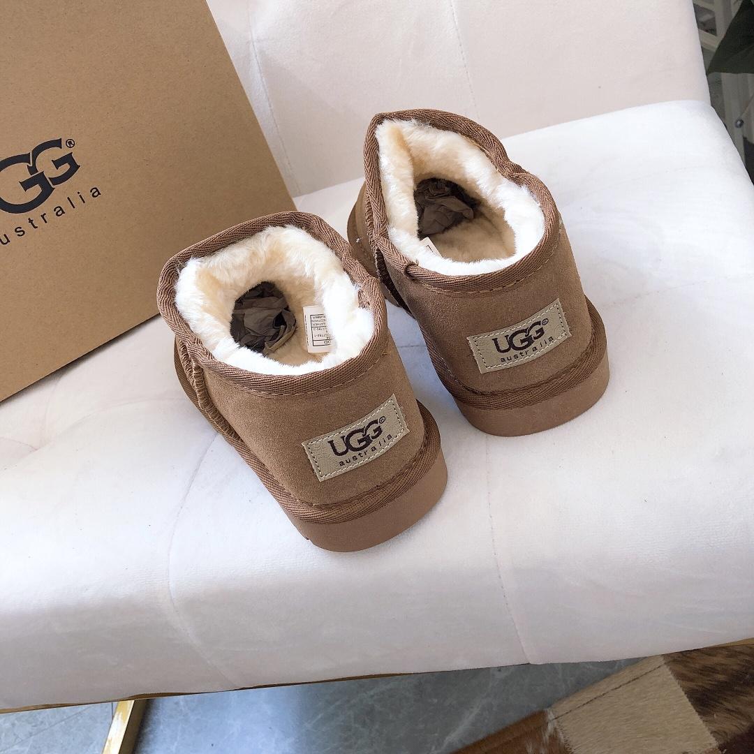 279-8681-T  29.99$ UGG gallery