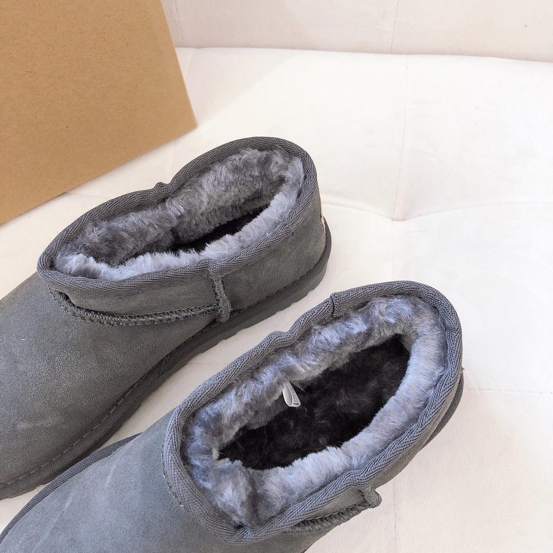 279-8681-T  29.99$ UGG gallery