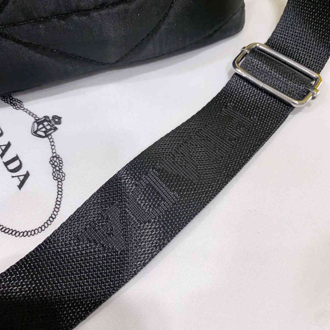 27.12$   PRADA   301-4559-M gallery