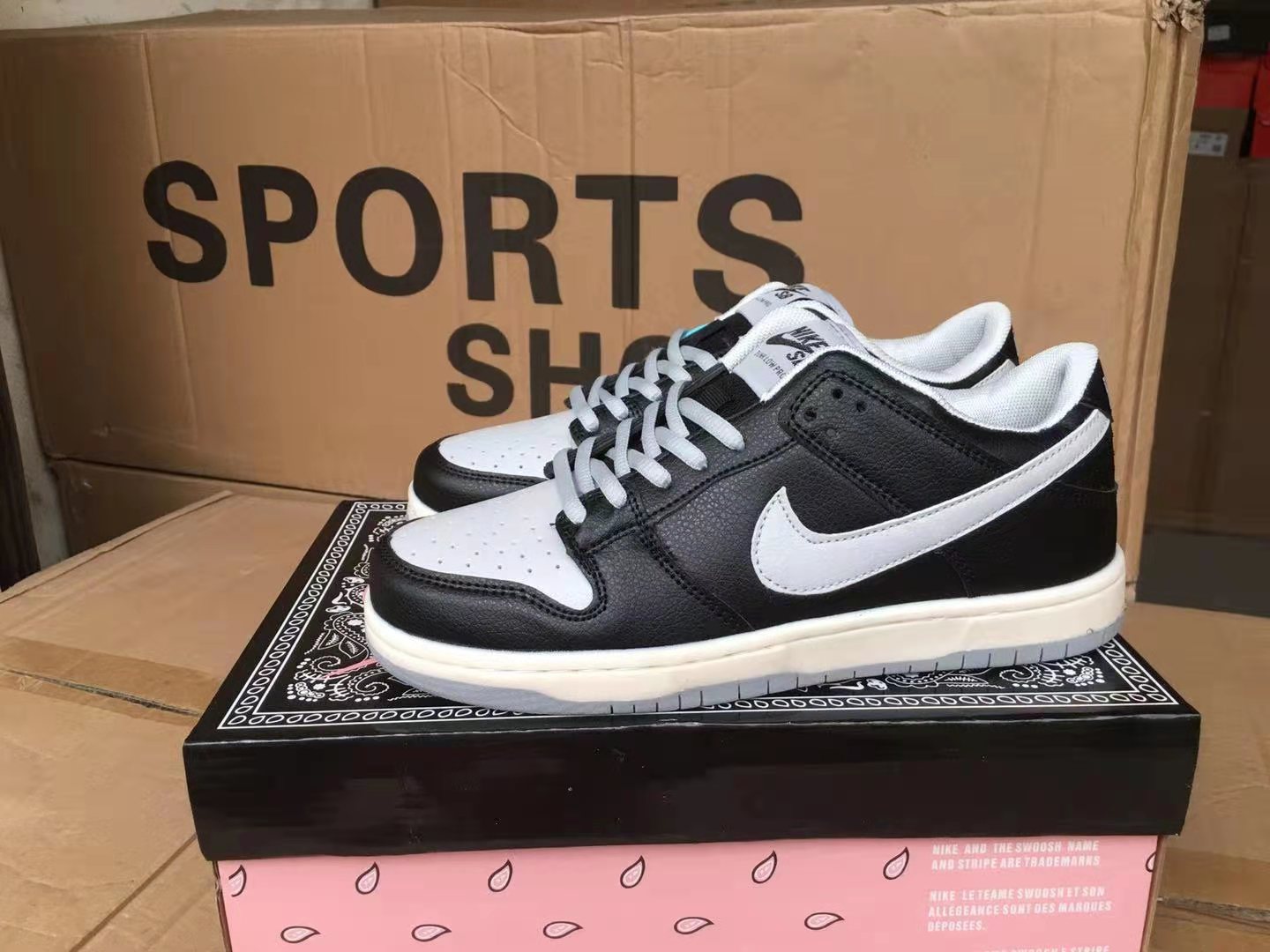 27.89$   NIKE   207-3255-M gallery