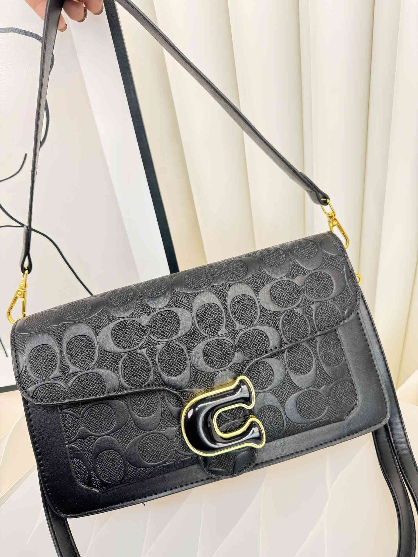 28.01$   COACH 301-4615-M gallery