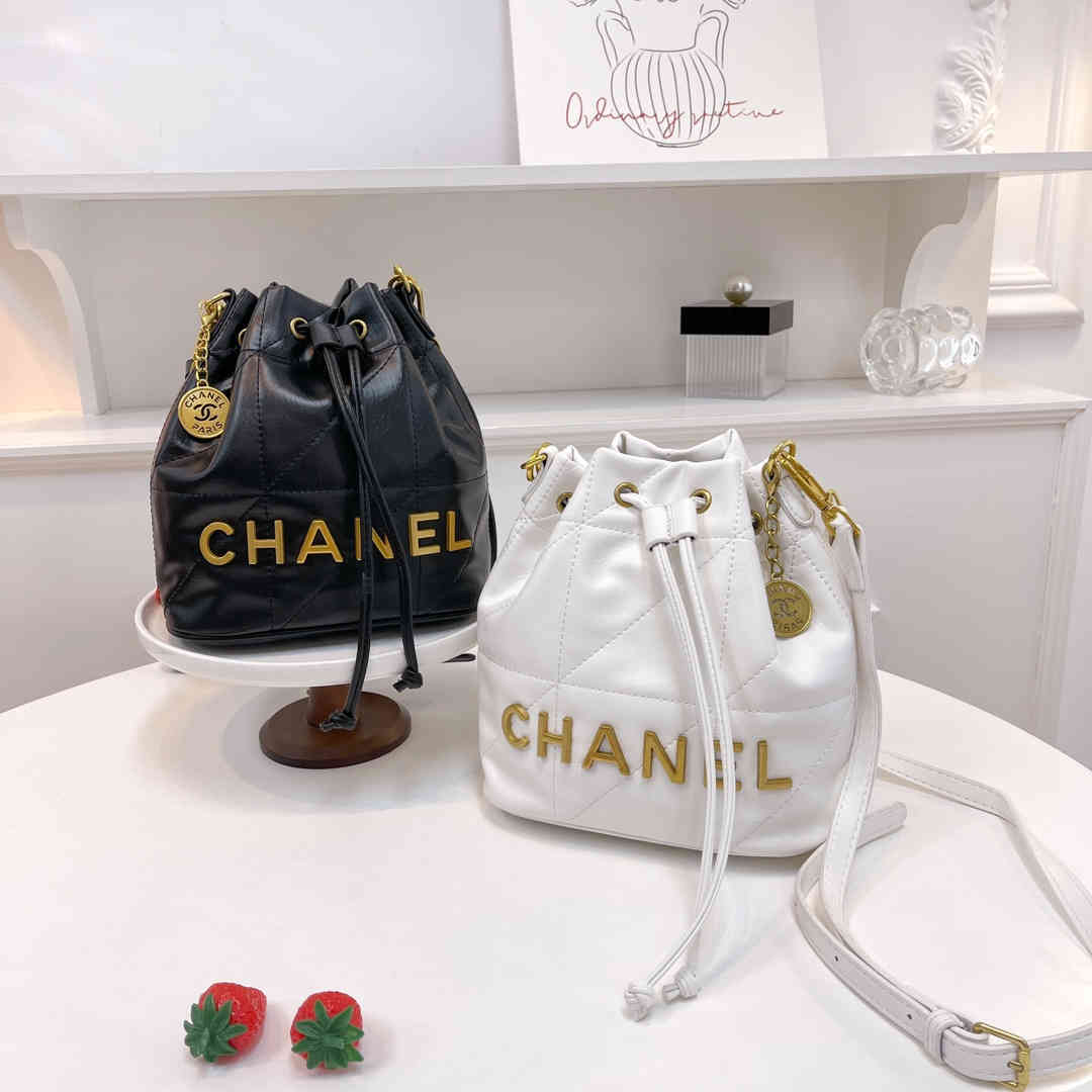 28.5$   CHANEL   301-4489-M gallery