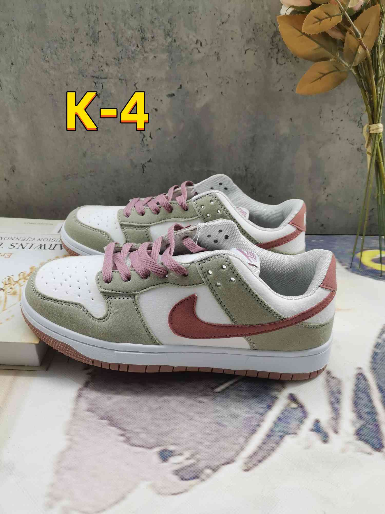 28.88$    NIKE SB DUNK   109-4282-M gallery