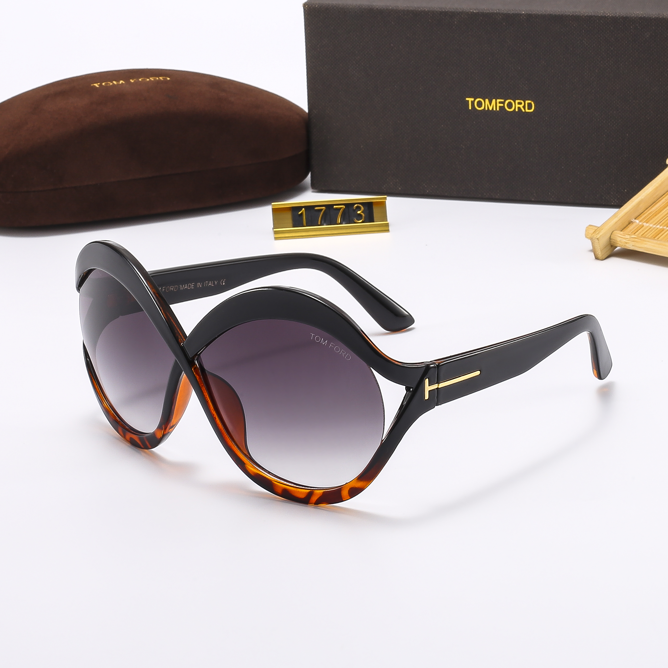 314-9131-T     20.89$ TOM FORD gallery