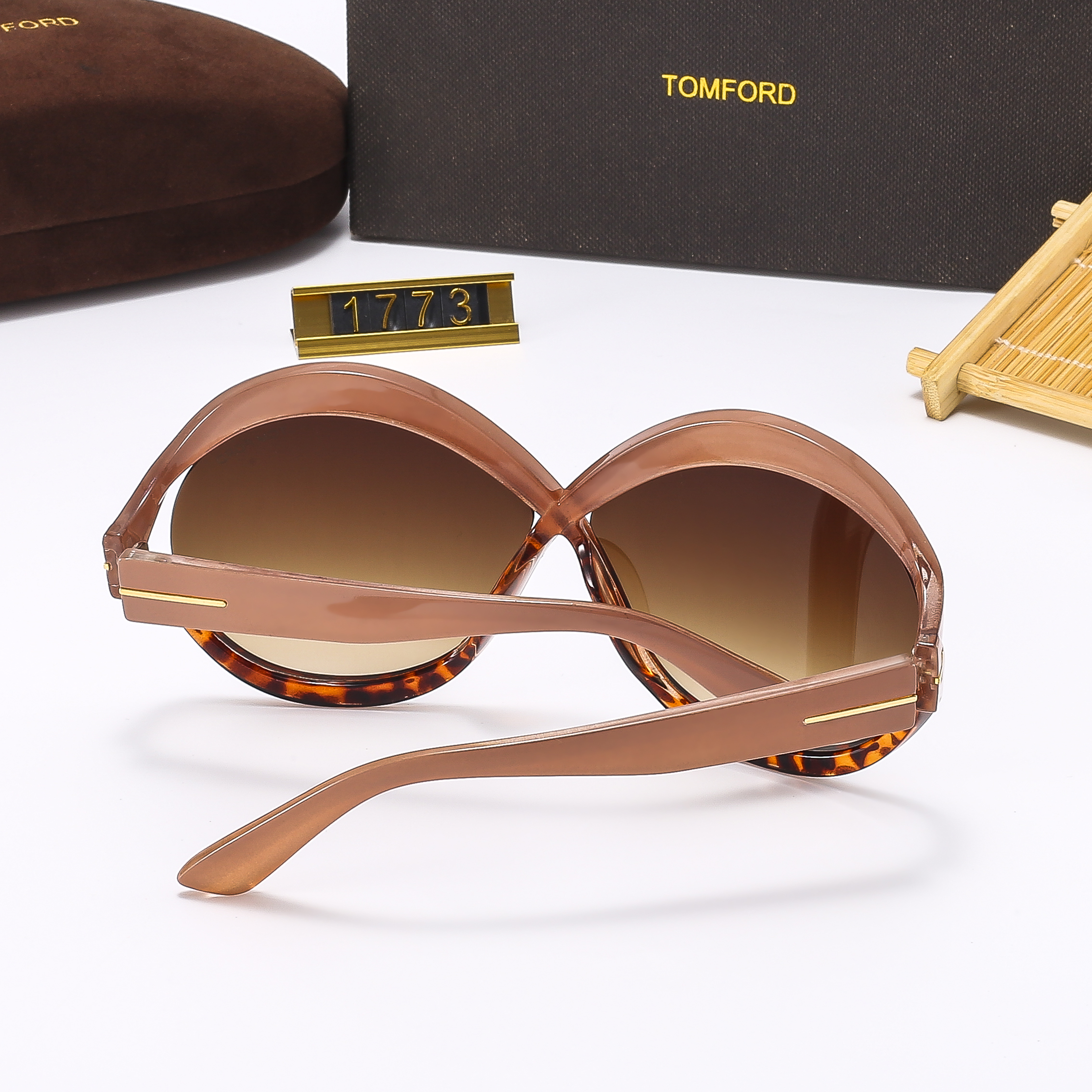 314-9131-T     20.89$ TOM FORD gallery