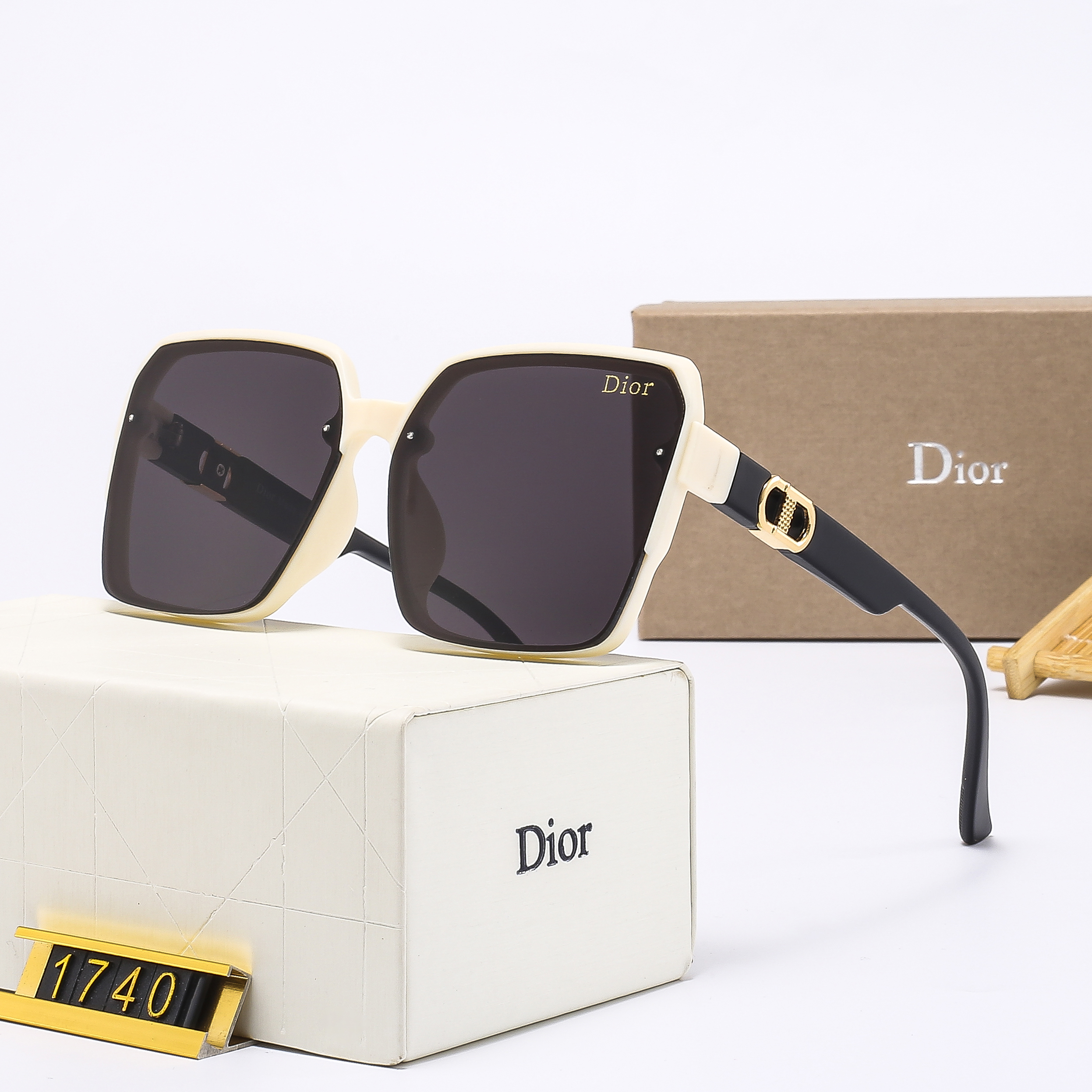 314-9147-T    18.79$ DIOR gallery