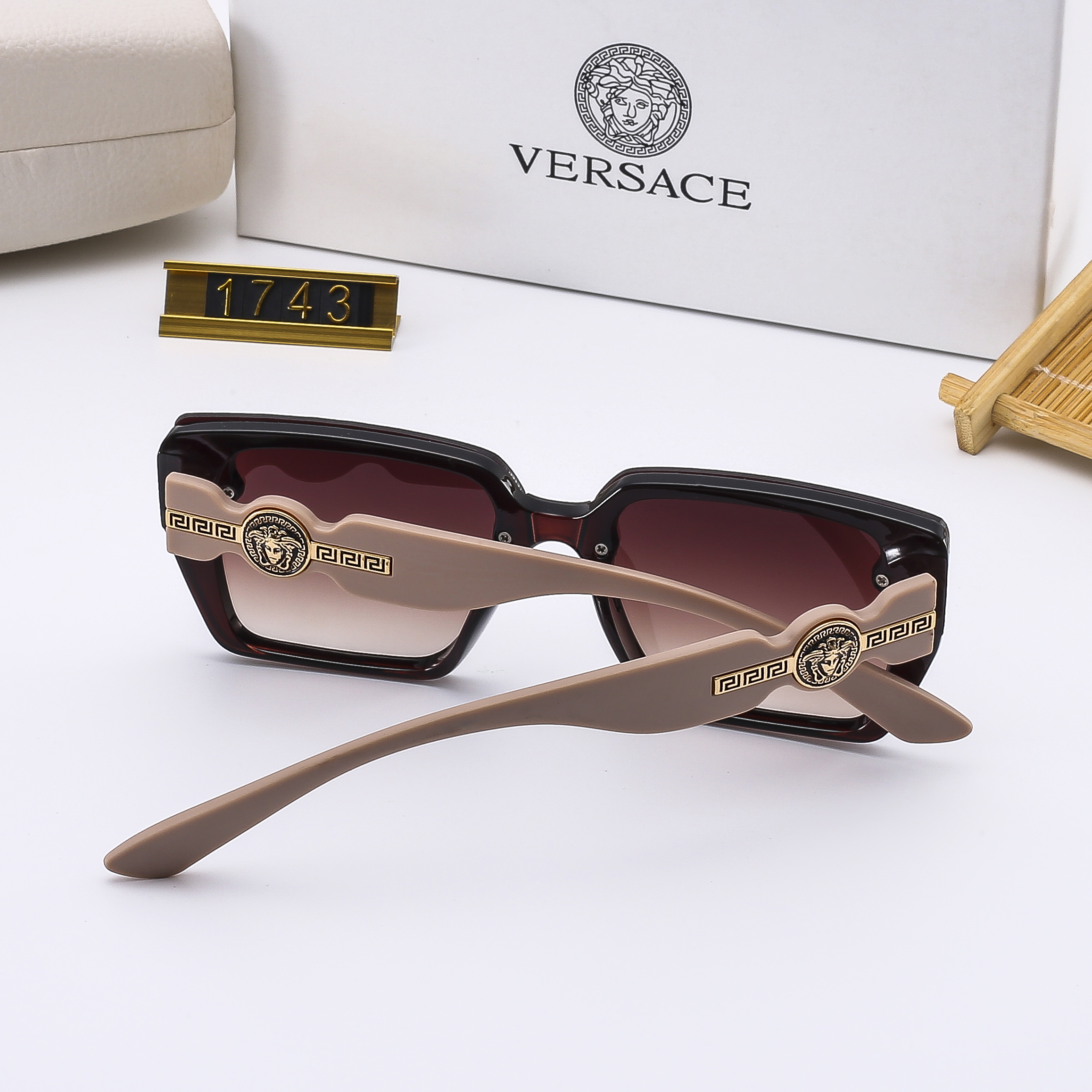 314-9150-T    18.39$ VERSACE gallery