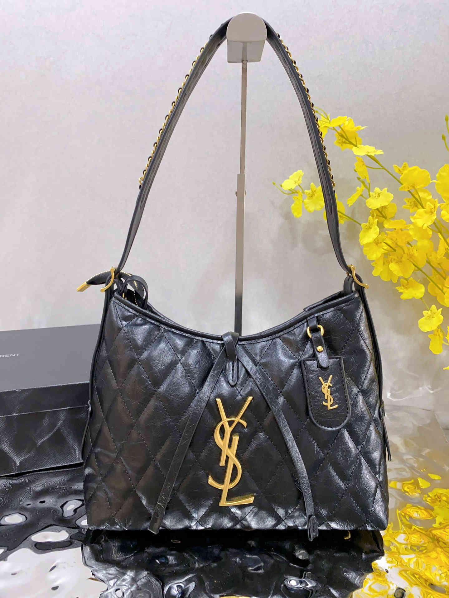 32.85$  YSL  301-4382-M gallery