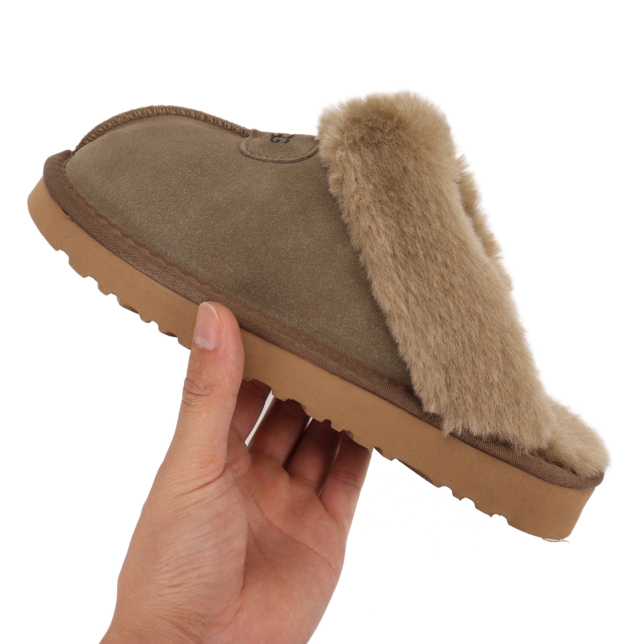 34.01$ UGG   CODE 279-7286-R gallery