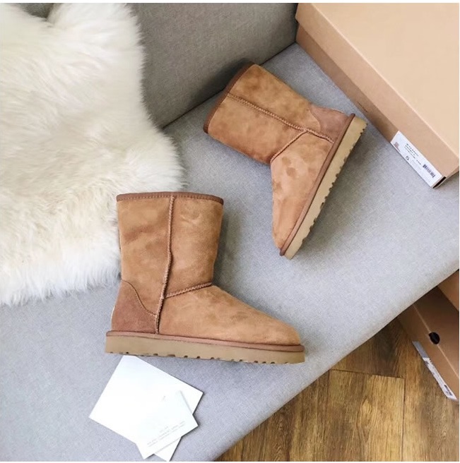 37.84$   UGG-3968-M gallery