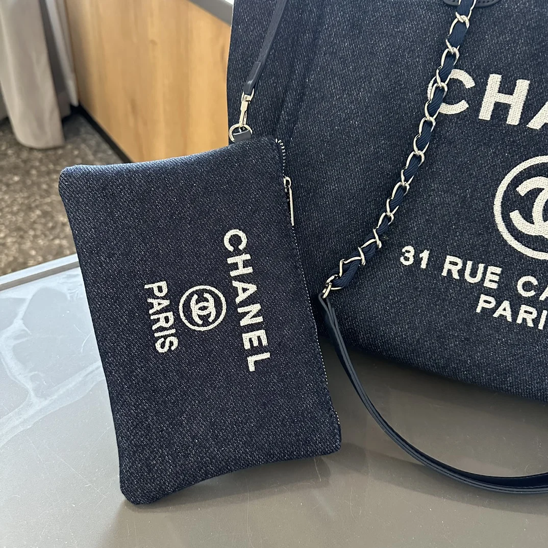 3853-440-64-chanel-not box gallery