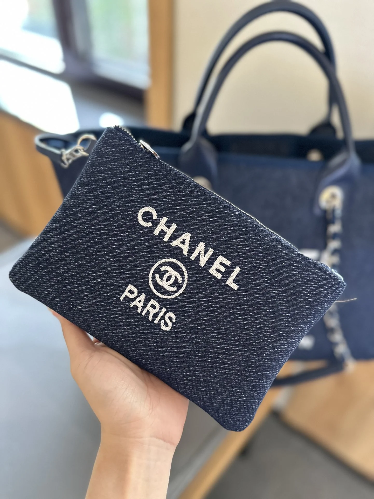 3853-440-64-chanel-not box gallery