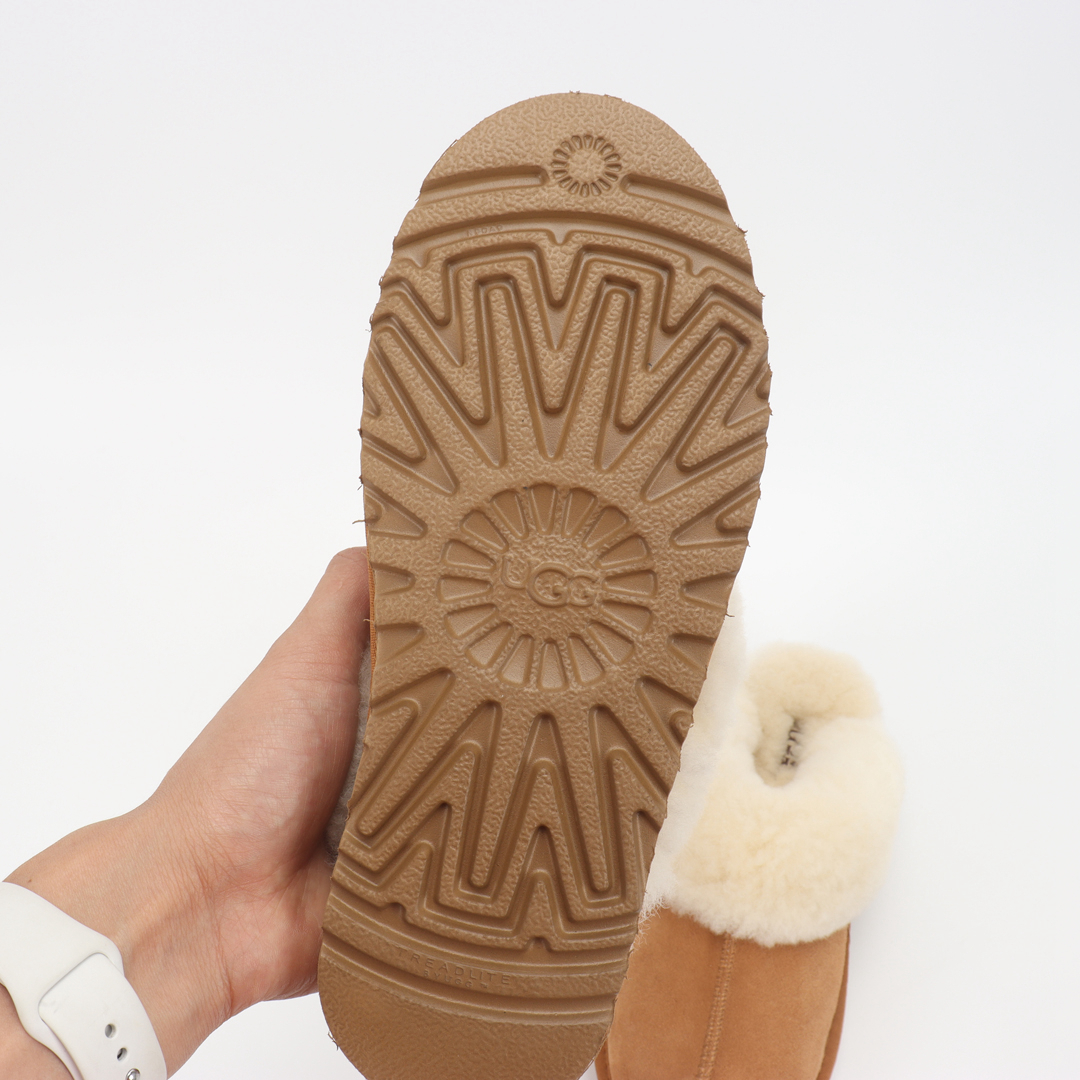 38.59$  UGG  UGG-3300-M gallery