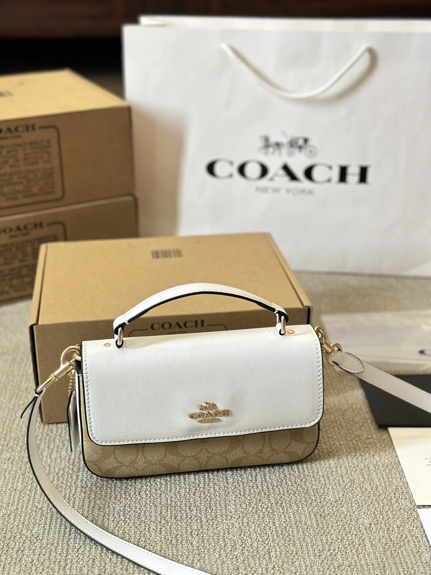 3913-480-66-coach-with box gallery