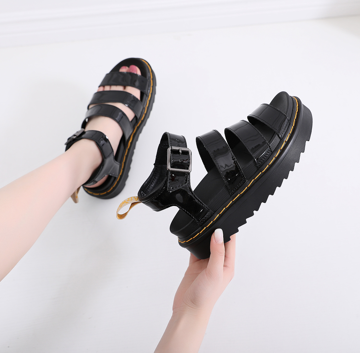 44.67$ Dr.Martens  CODE 449-2772-R gallery