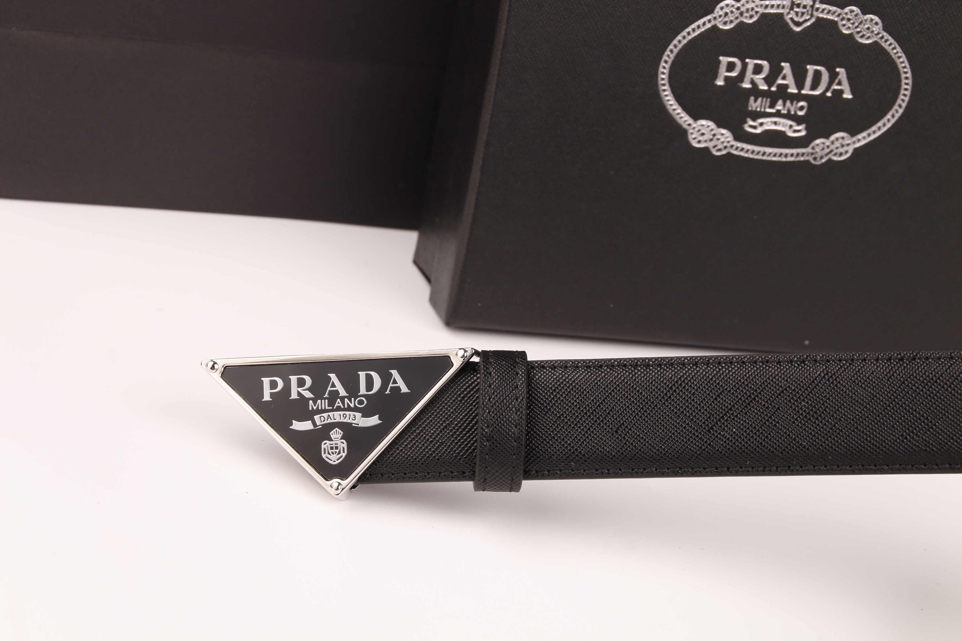 454-9110-T      23.14$ PRADA gallery