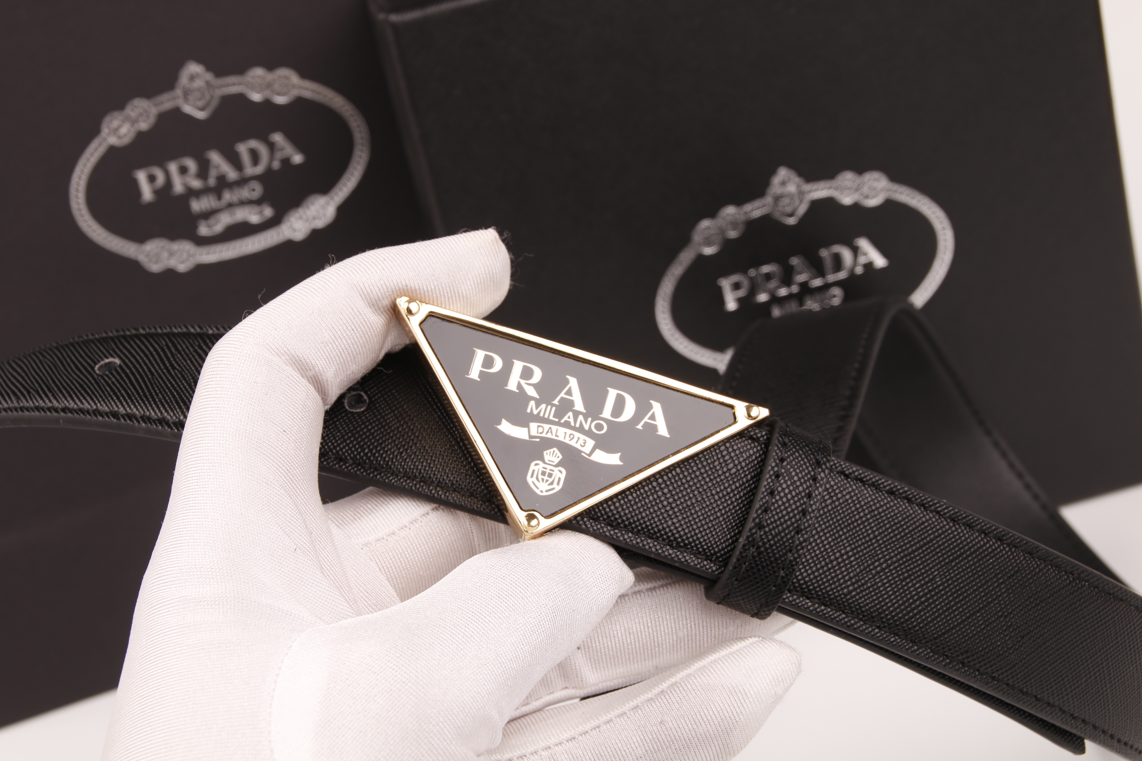 454-9110-T      23.14$ PRADA gallery