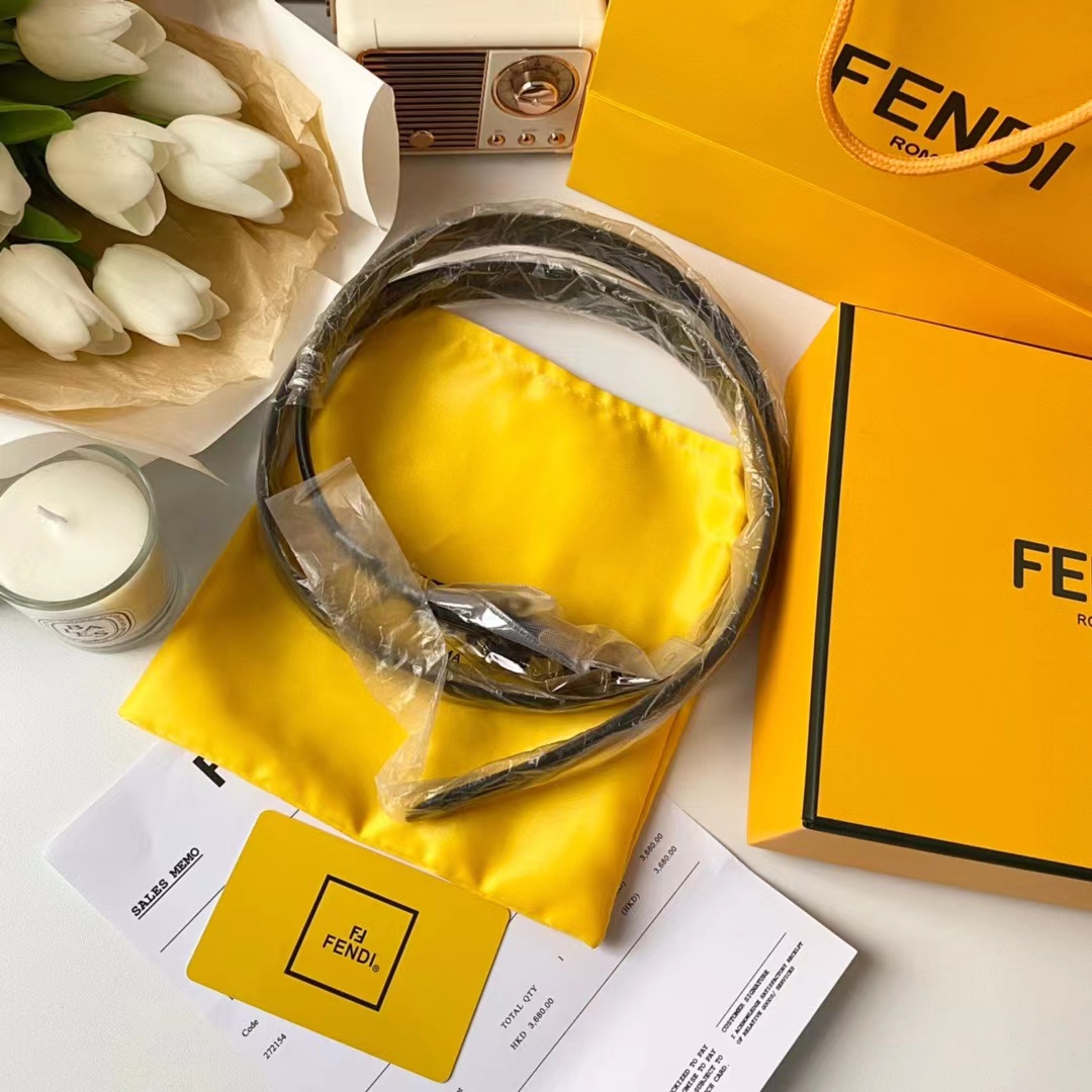 454-9117-T    22.89$ FENDI gallery