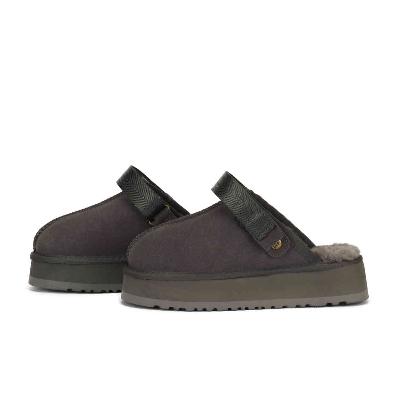 45.9$   UGG-4621-M gallery