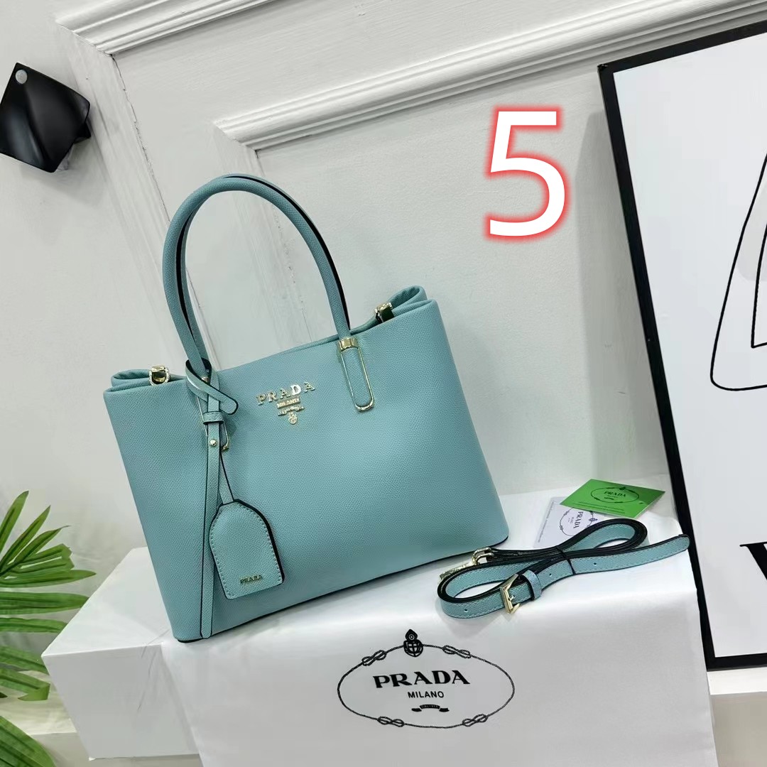 46.89$  PRADA    code 404-6952-R gallery