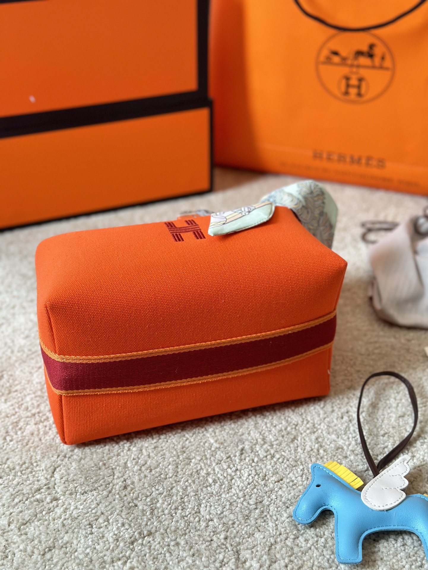 47.44$-Hermes    9853-T gallery