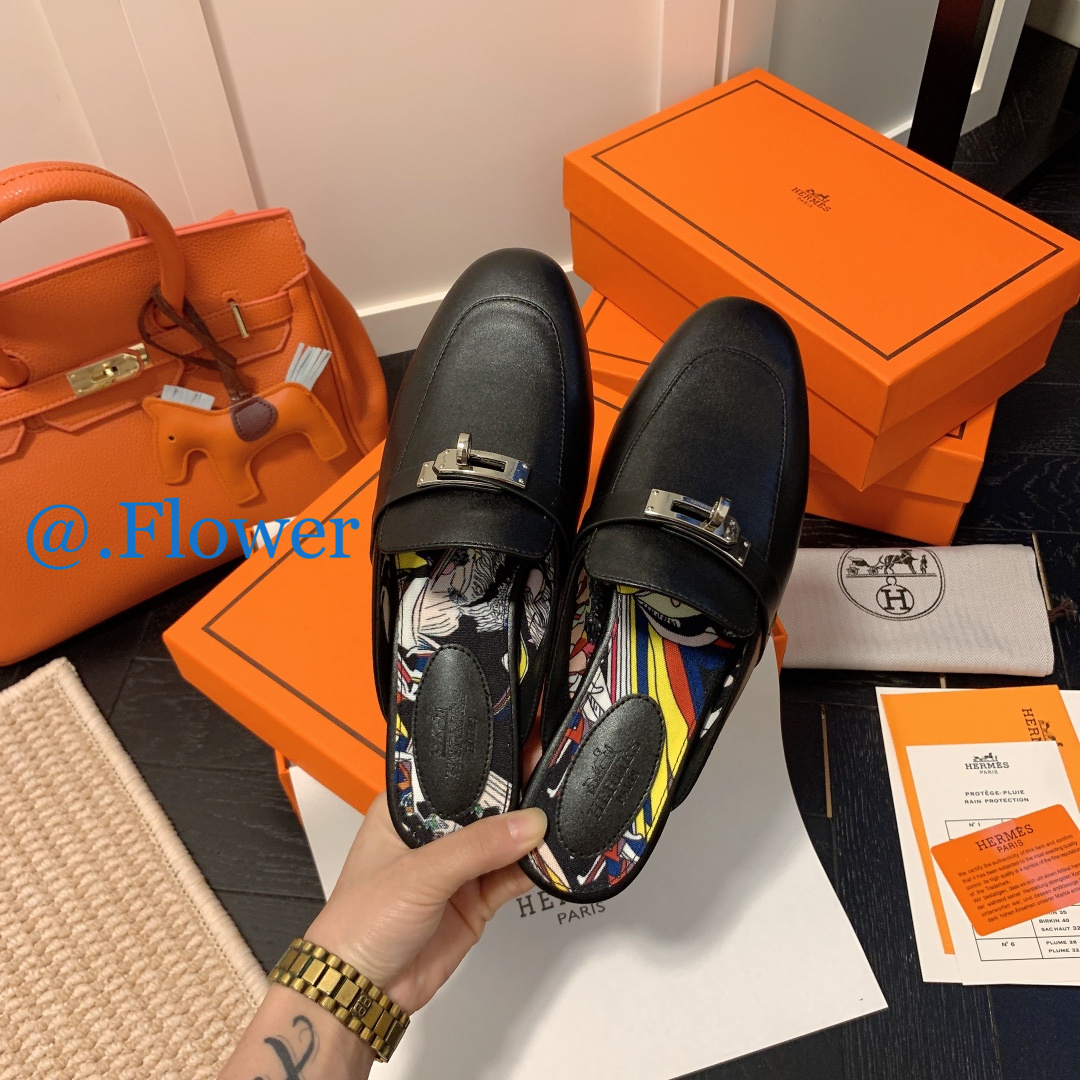 53.25$  Hermes    9944-T gallery