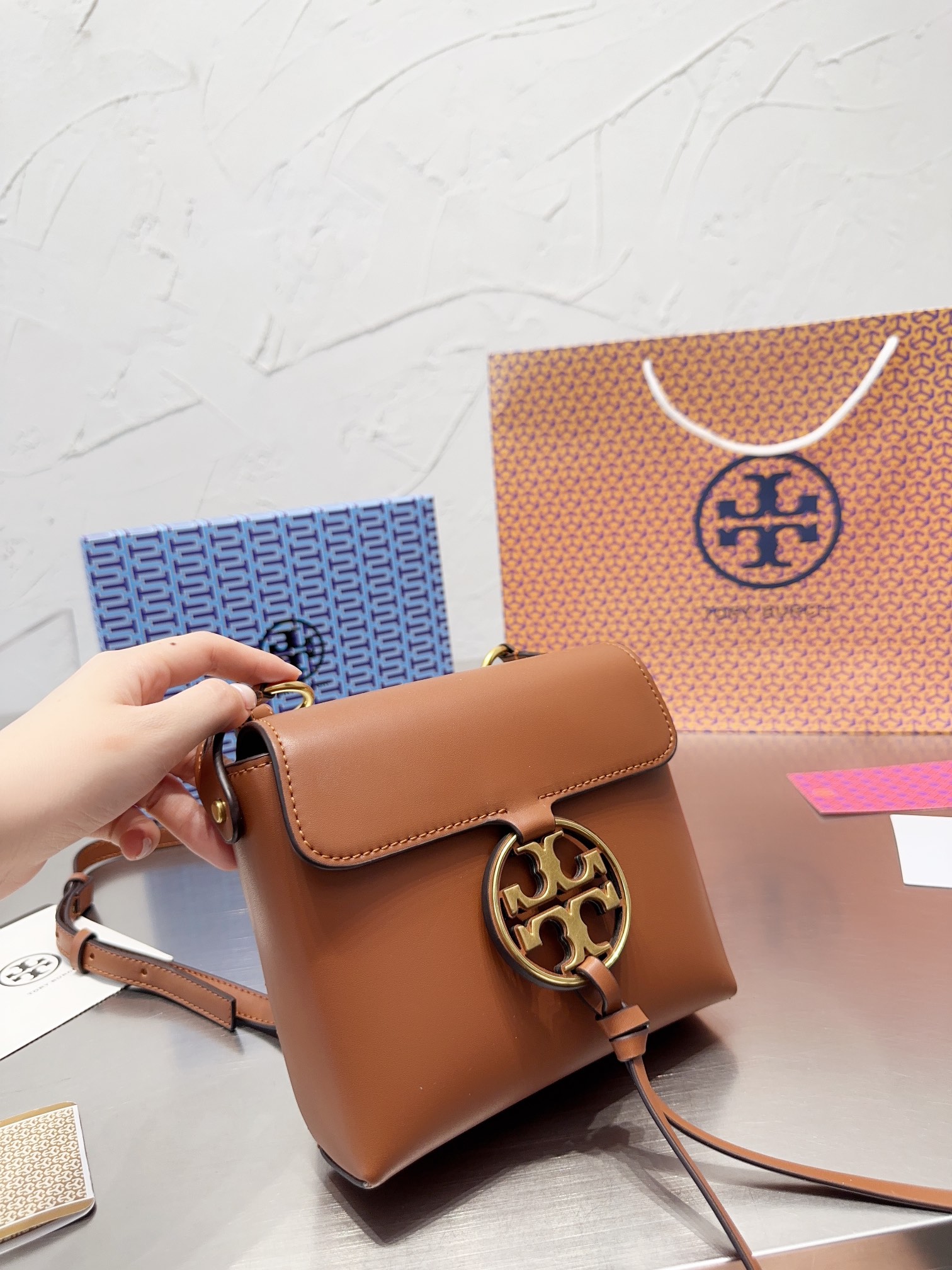 55$- Tory Burch    9831-T gallery