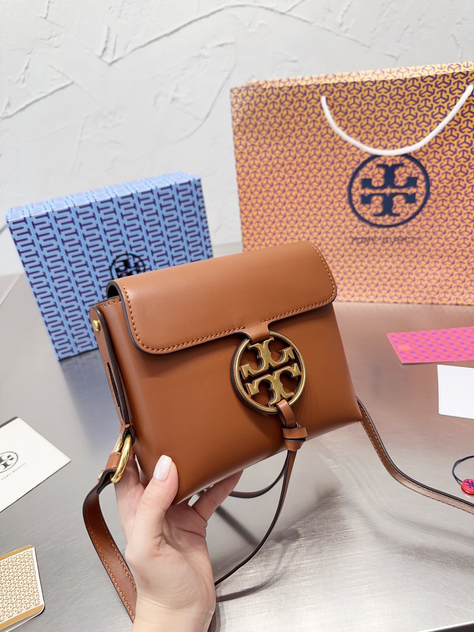 55$- Tory Burch    9831-T gallery