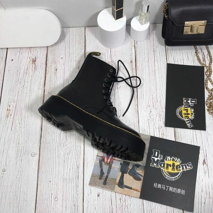 5946-Dr. Martens- 58.99$ gallery