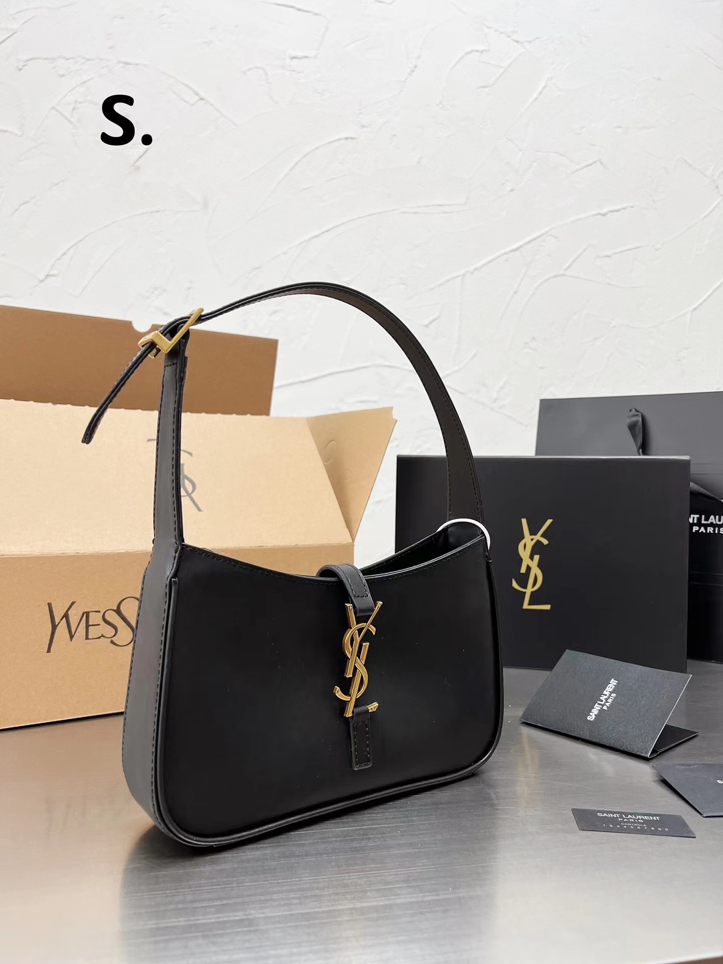 59.83$ YSL   code 472-6369-R gallery