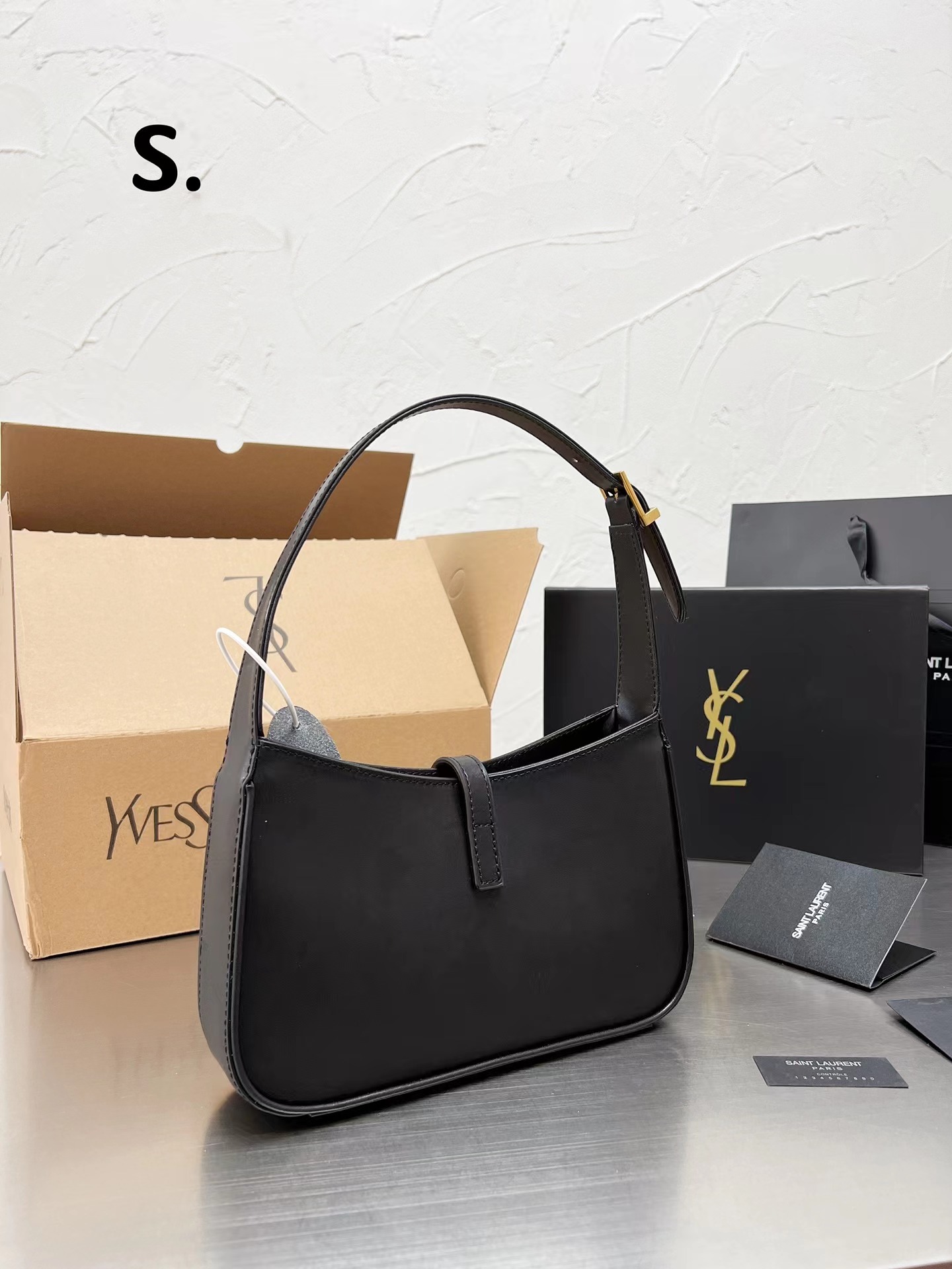 59.83$ YSL   code 472-6369-R gallery