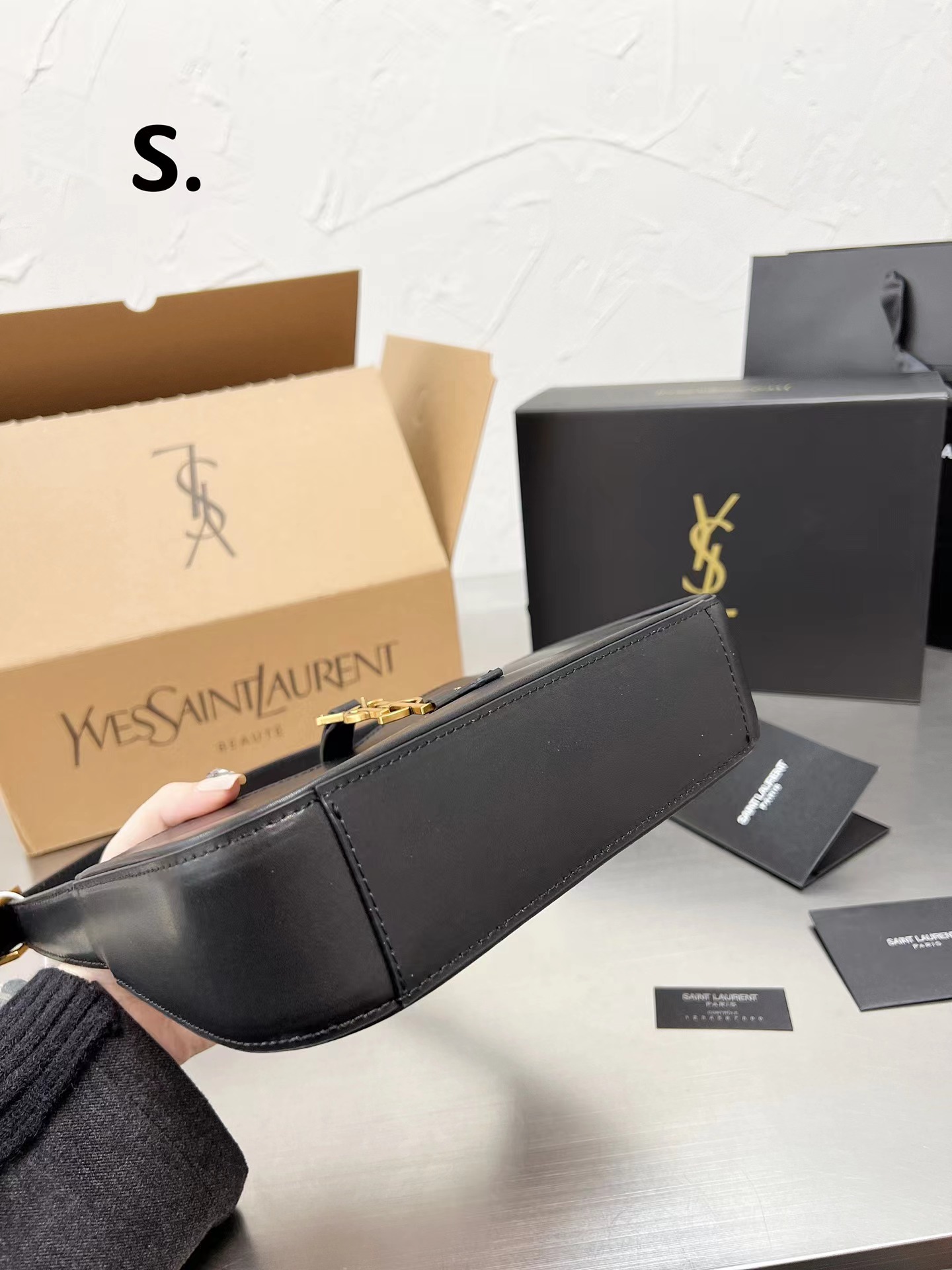 59.83$ YSL   code 472-6369-R gallery